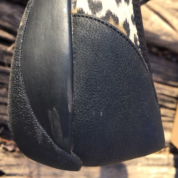 SOLD IN YARDSALE Comfy Stretchies Leopard print - Picture 6 of 8